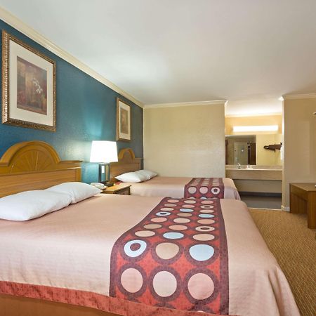 Hotel Super 8 By Wyndham Covington Exterior foto