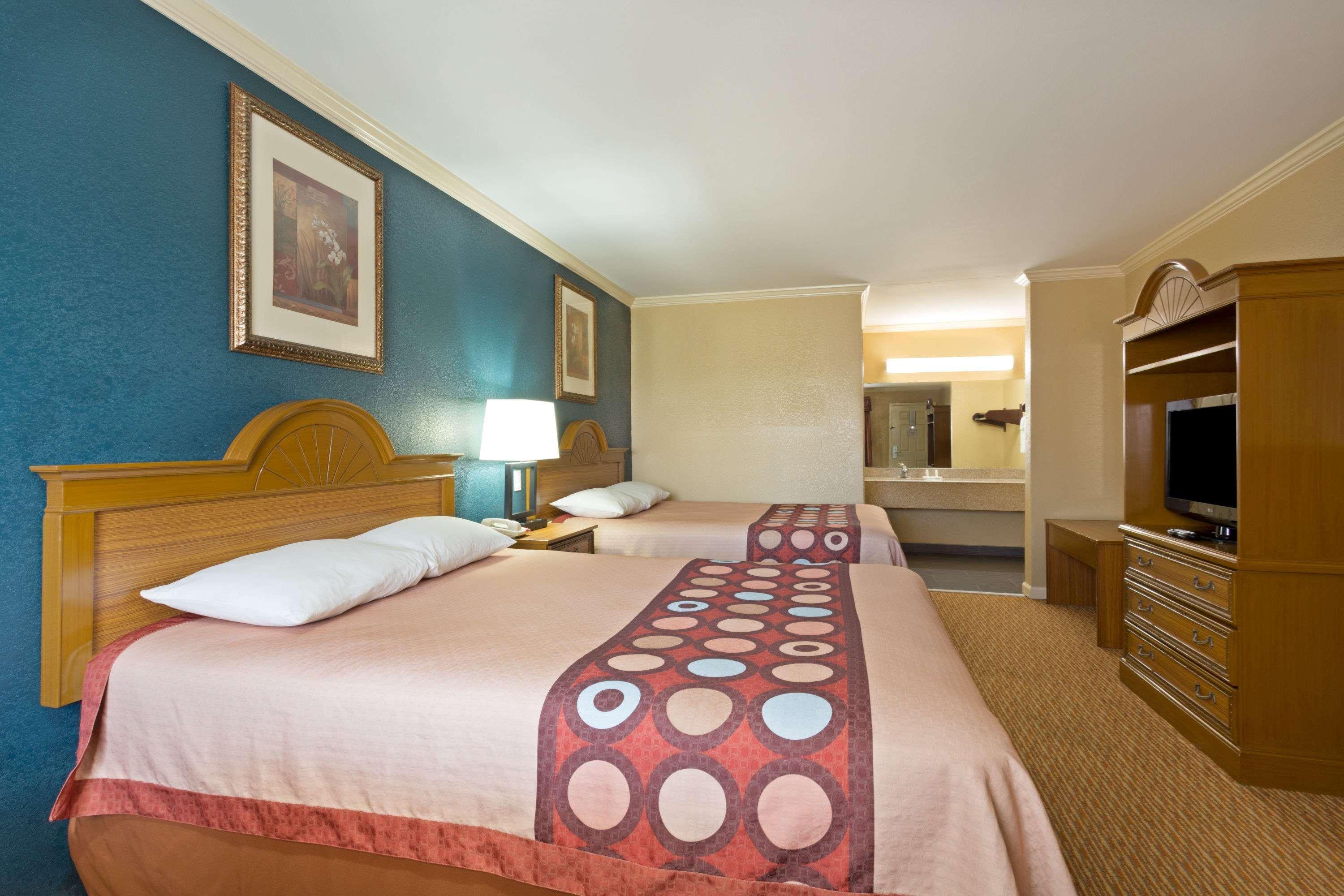 Hotel Super 8 By Wyndham Covington Exterior foto