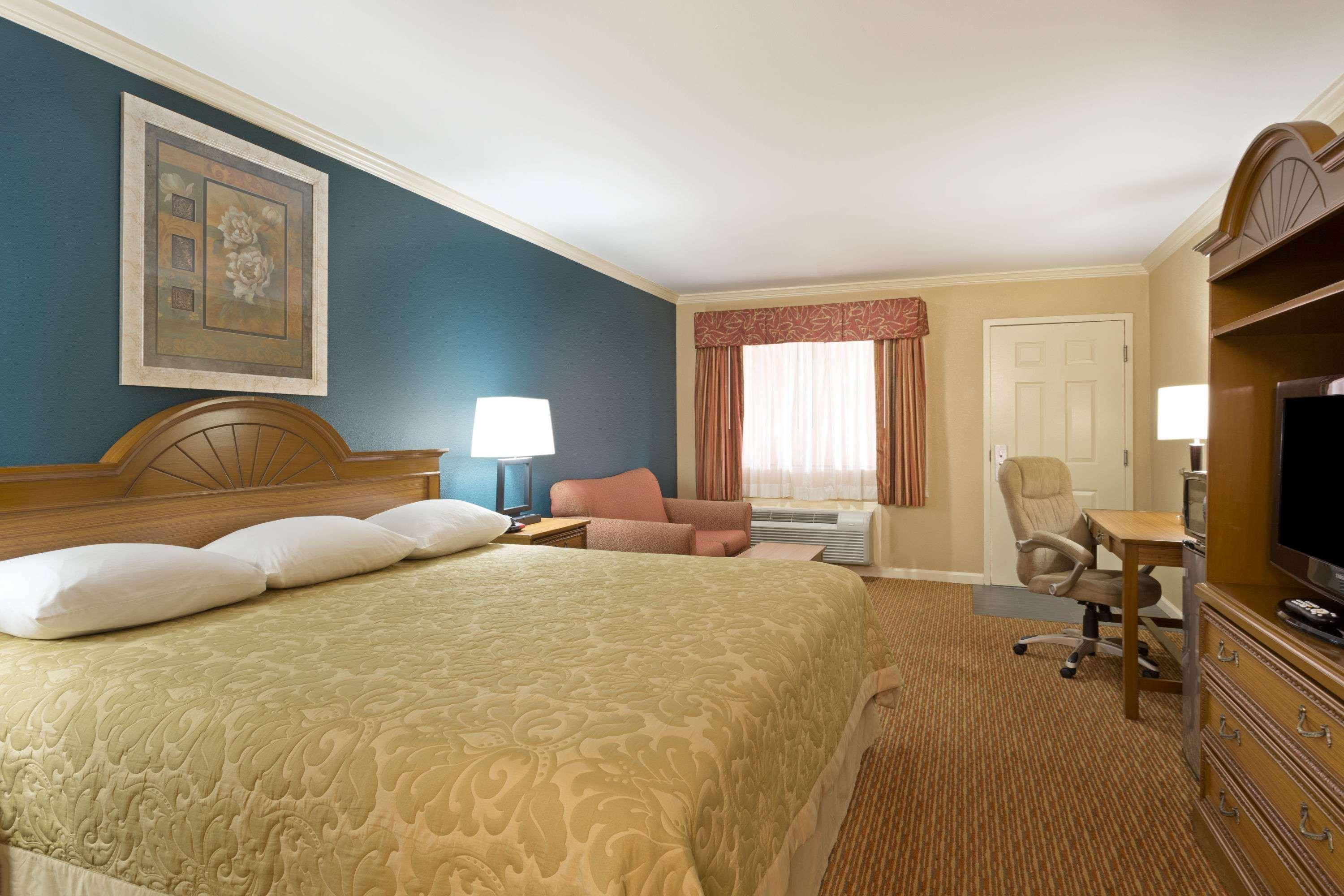 Hotel Super 8 By Wyndham Covington Exterior foto