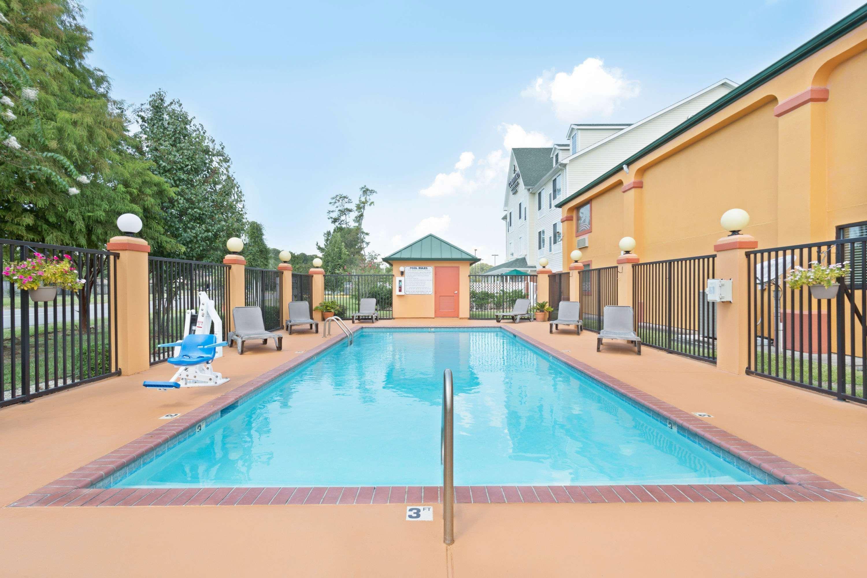Hotel Super 8 By Wyndham Covington Exterior foto