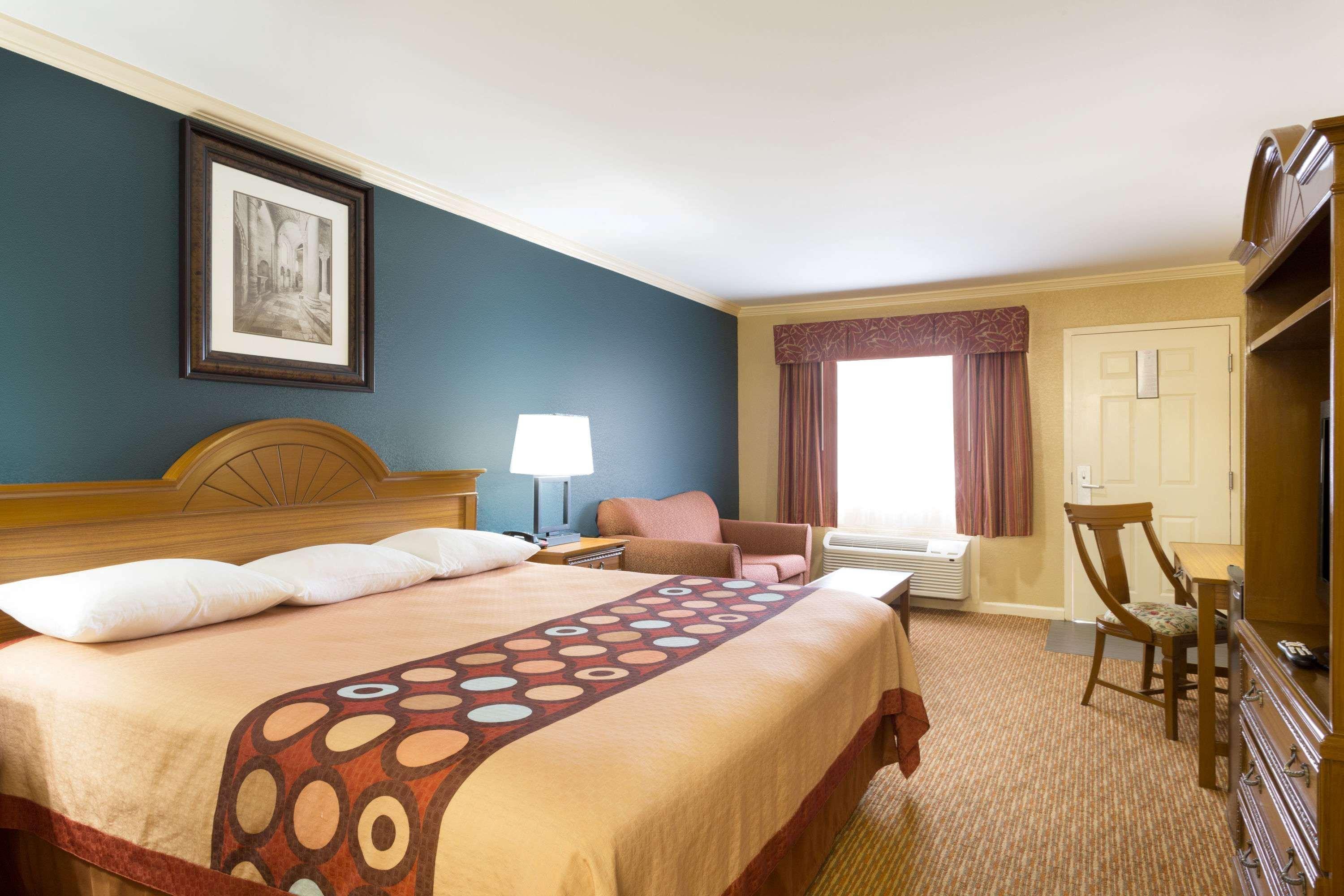 Hotel Super 8 By Wyndham Covington Exterior foto